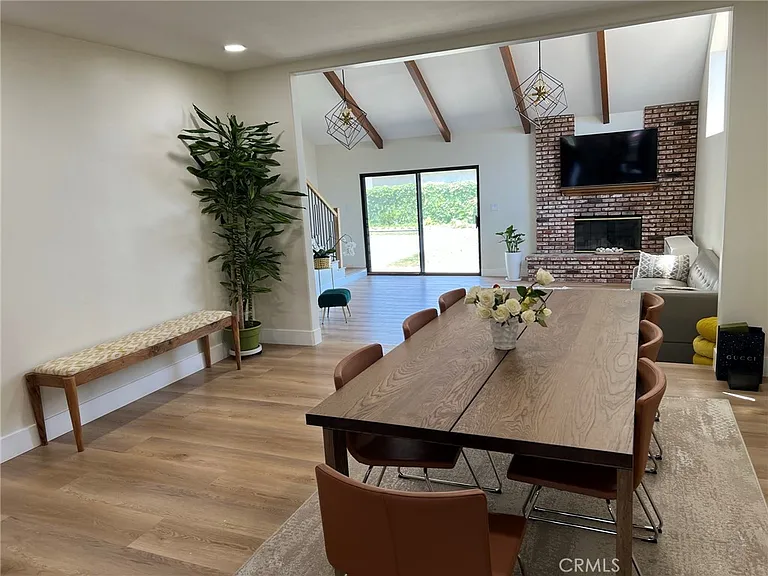 1432 N Catalina St — Photo 6