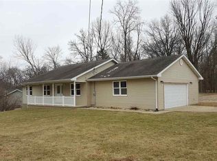 23991 Algonquin Dr, Canton, IL 61520