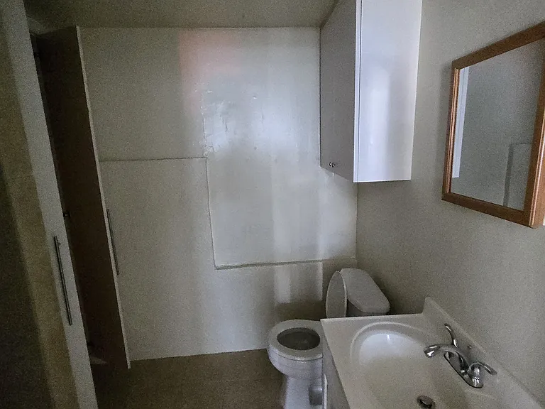 1917 Grace Ave #11 — Photo 8