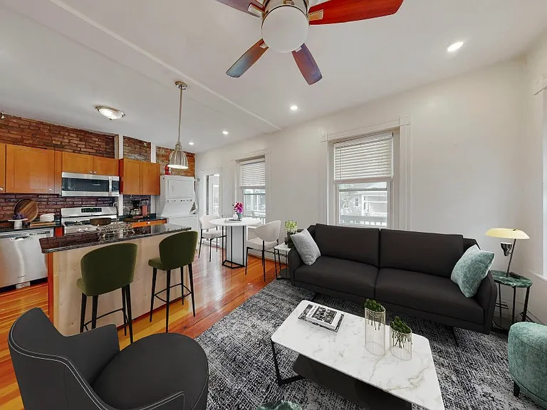 7 Mark St #3 — Photo 1