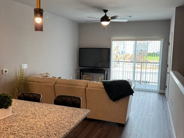 Autumn Wood - 604 (Building 4), 604 Autumn Wood Pkwy #H, Deerfield, WI 53531