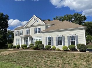 6 Howarth Dr, Upton, MA 01568