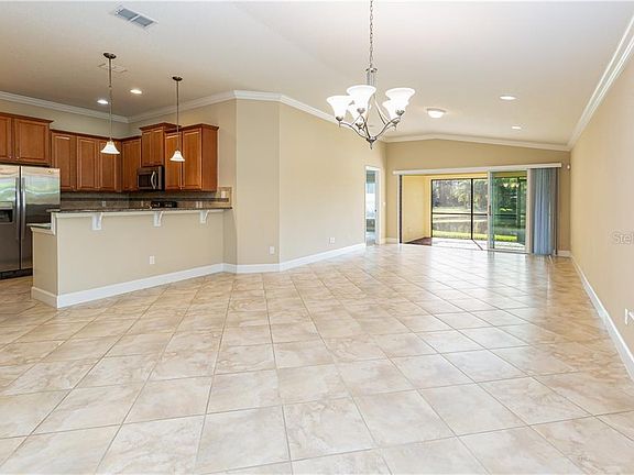 5th image of 12304 Pescara Ln
