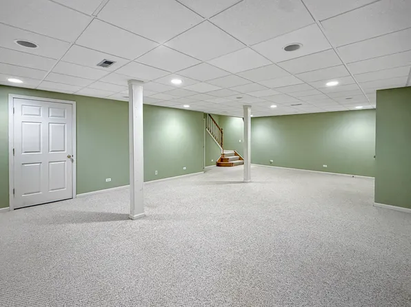 18421 W Springwood Dr, Grayslake, IL 60030