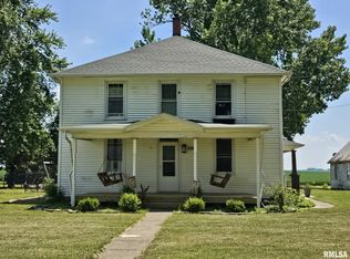 1469 2100th St, Lincoln, IL 62656
