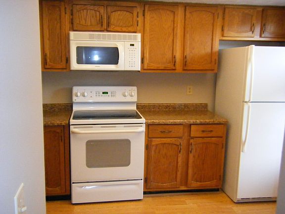5th image of 5581 Cobblegate Dr