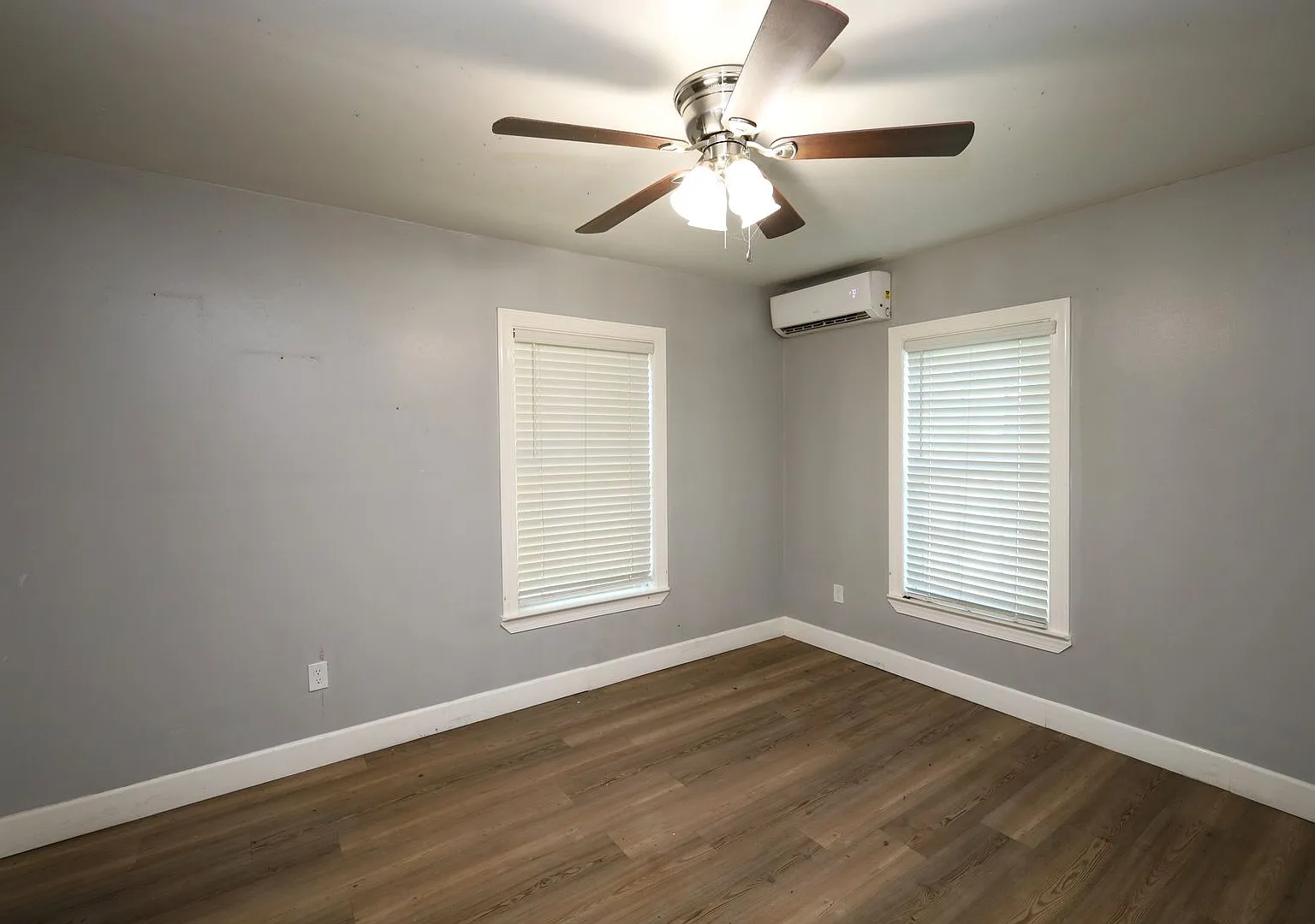 522 1/2 Green Street — Photo 4