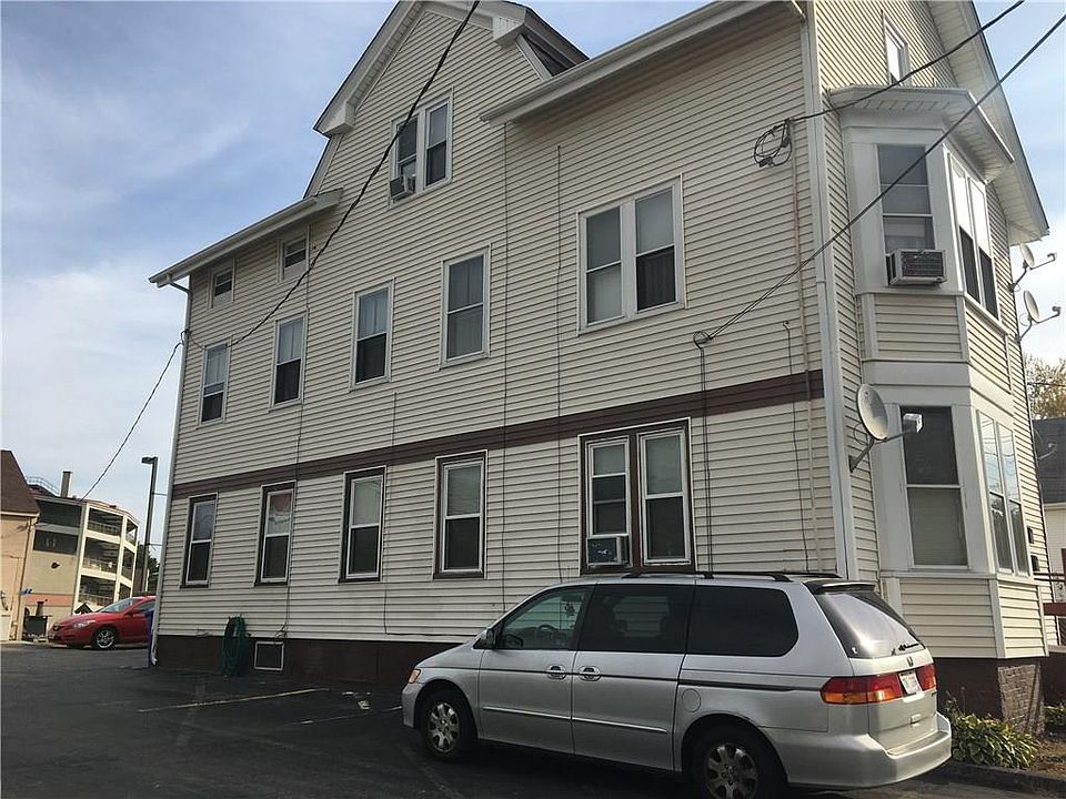 2nd image of 32 Columbus Ave