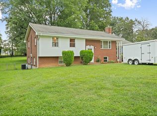5840 Viewpoint Ave, Salem, VA 24153