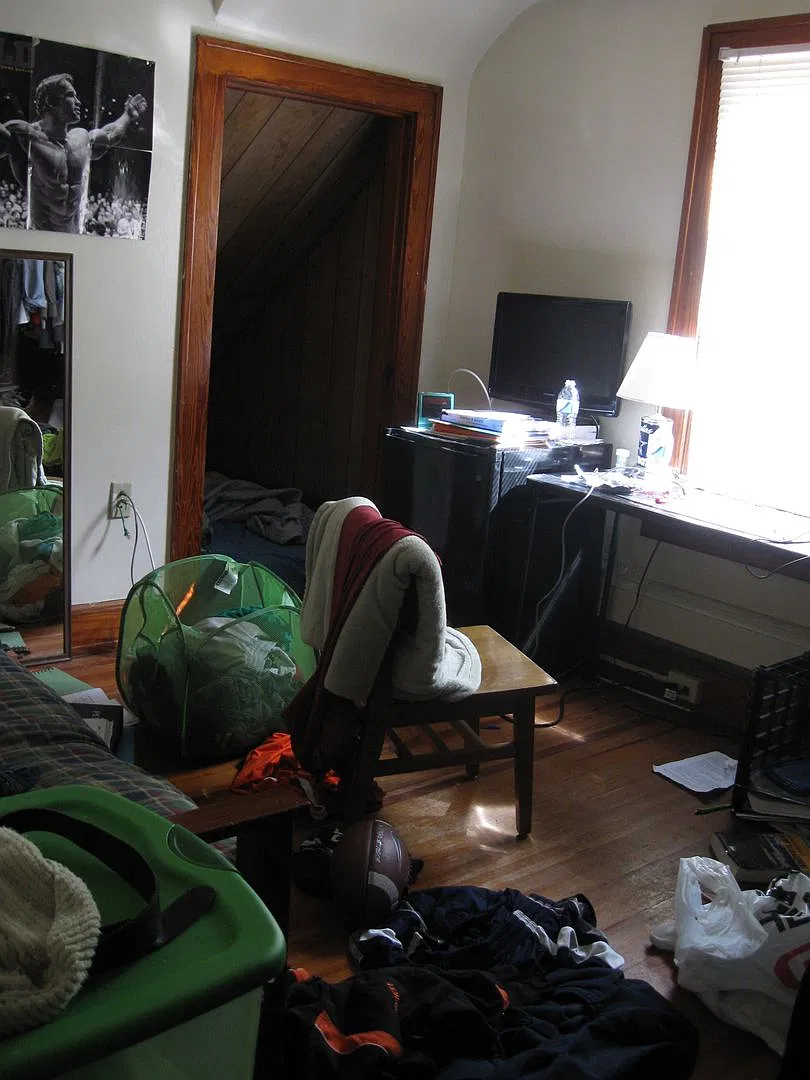 3 Bedroom, 1 Bathroom House close to campus-- Fall 2027 — Photo 3