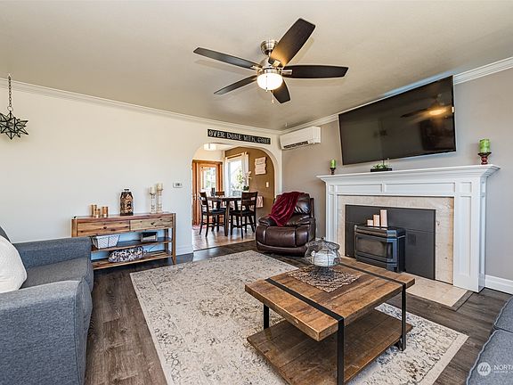 5th image of 1022 Georgiana Street