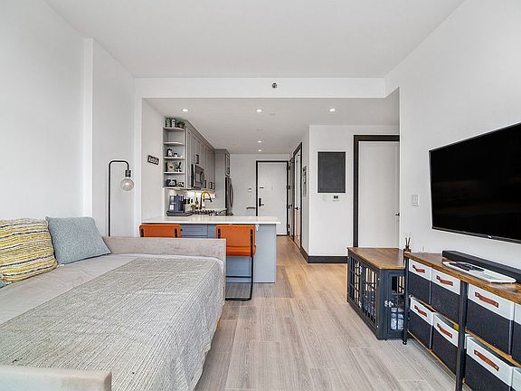 5th image of 11-16 Main Ave #4D