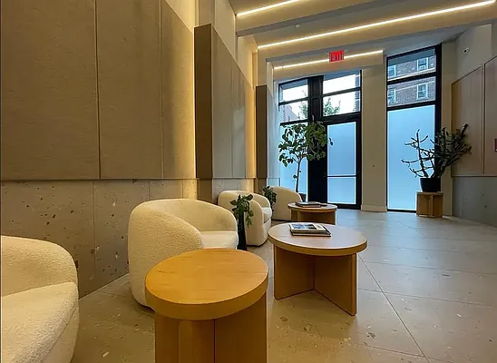 Rented by eRealty Advisors USA Inc | media 12