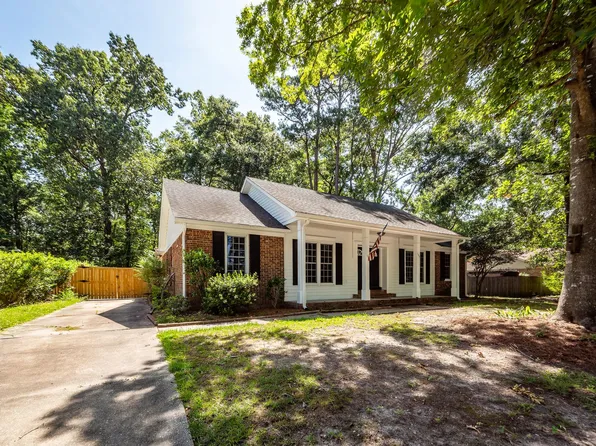 109 Runnymede Ln, Summerville, SC 29485