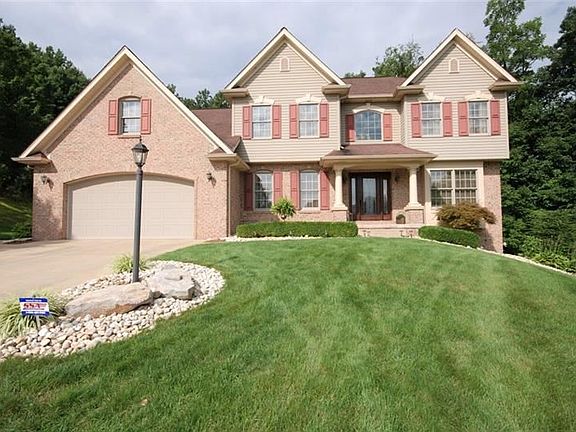 2nd image of 422 Meadowwood Dr