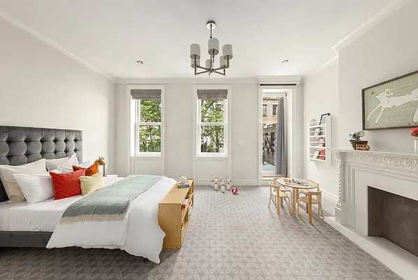 Sold by Leslie J. Garfield | media 18