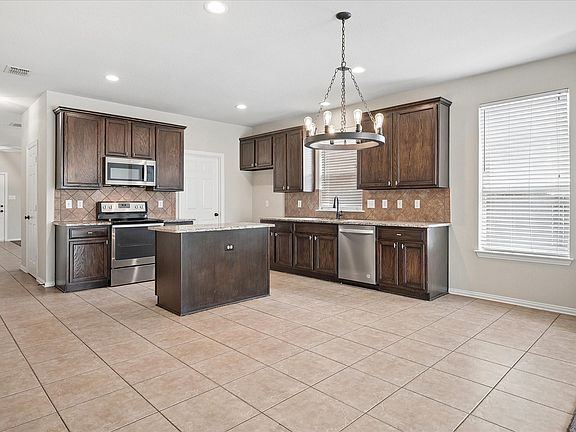5th image of 11589 Snyder Dr