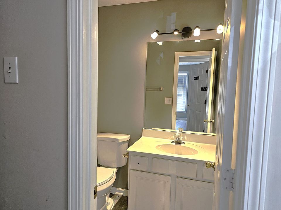 1st image of 235 Circle Rd