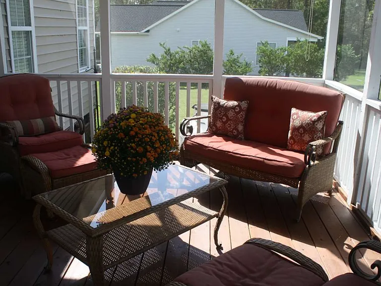 77 Solomon Cir — Photo 16