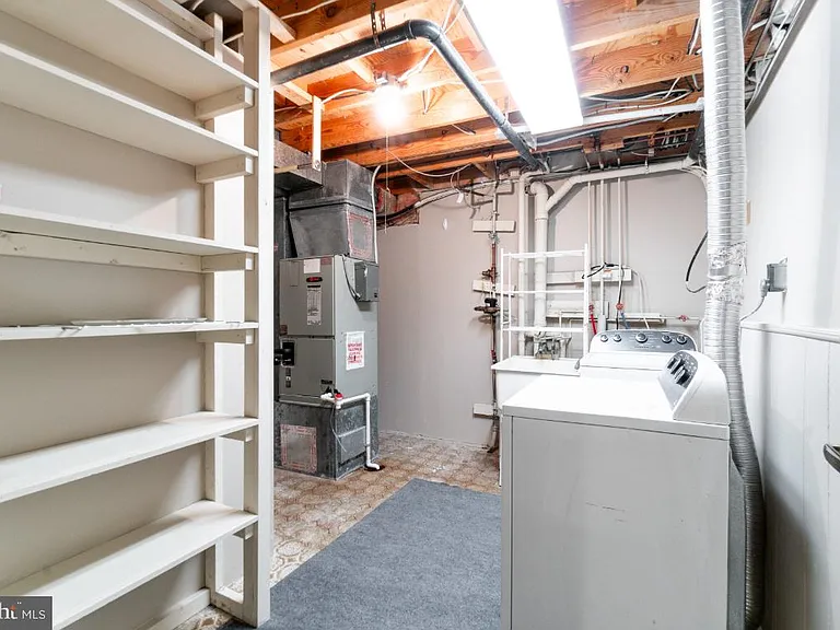 5906 Oak Leather Dr — Photo 32
