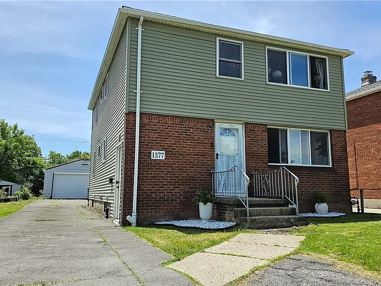 1377 Sheridan Dr #UPPER — Photo 2