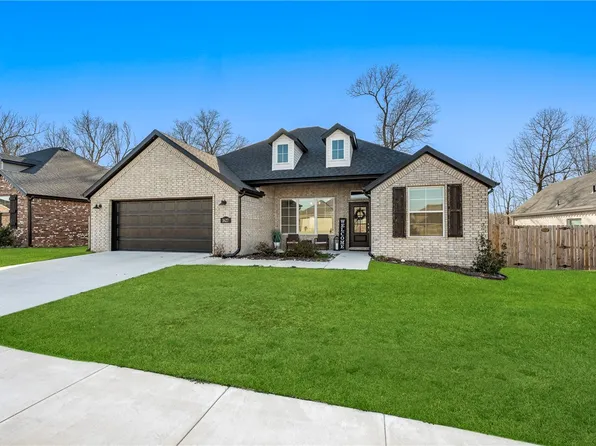 1627 N Quincy Ave, Fayetteville, AR 72704