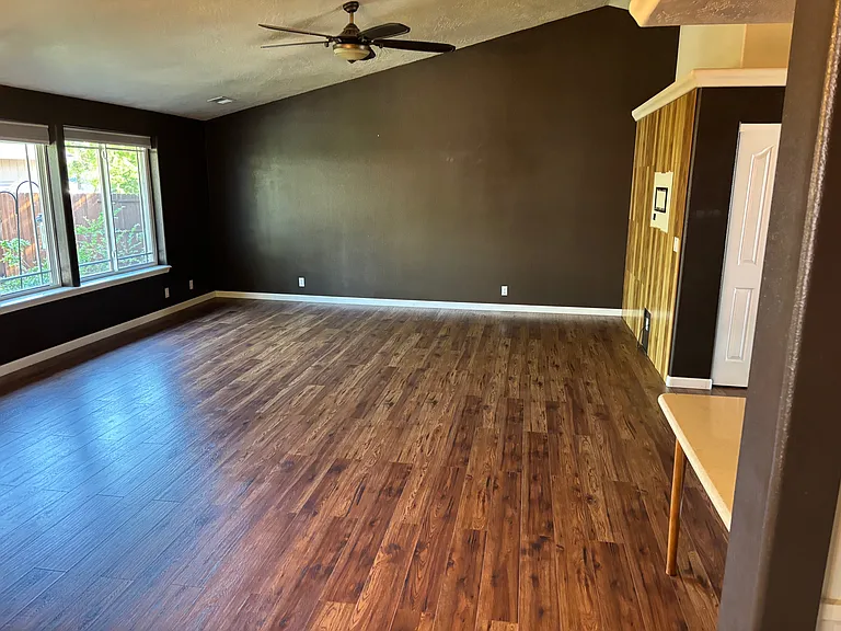 2700 SW Acres Rd — Photo 5
