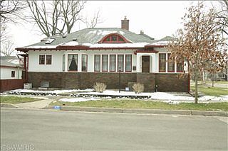 1st image of 421 Parkwood Dr