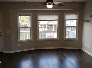 323 E Deer Pl, Milwaukee, WI 53207