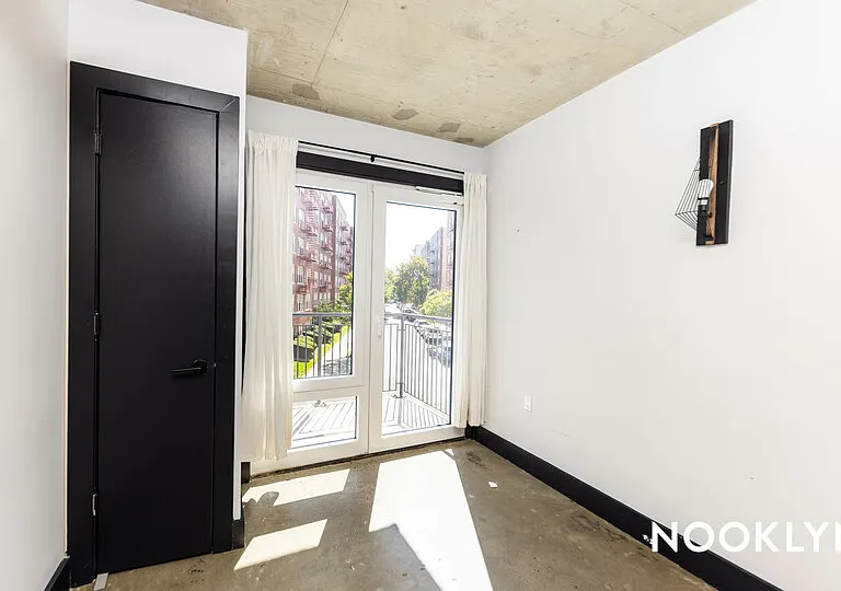 639 Foster Ave #504 — Photo 15
