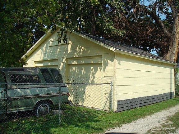 4th image of 1921 7th Ave
