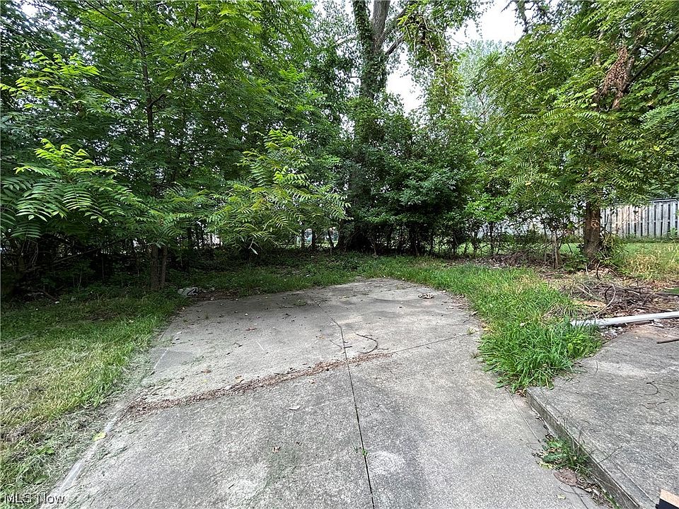2nd image of 14905 Sunview Ave