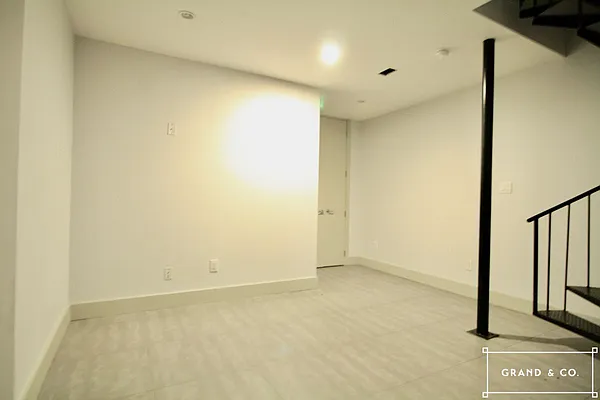 Rented by Grand & Co. | media 30