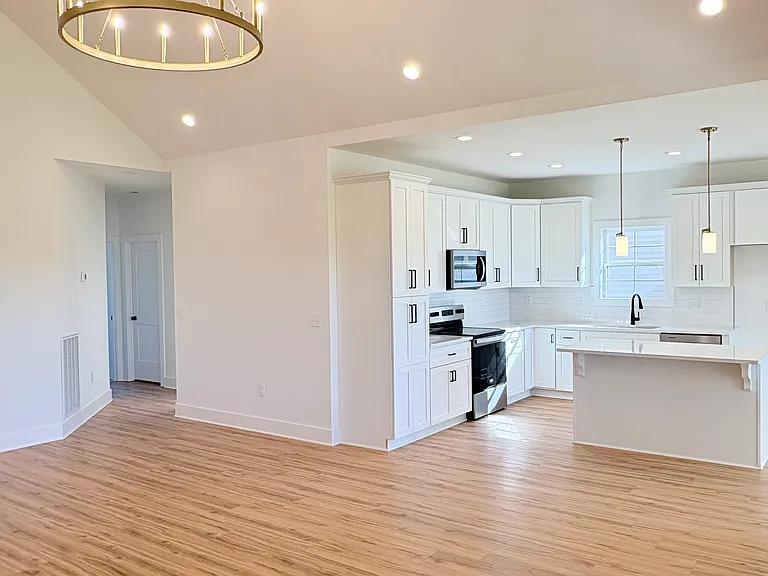 5369 Crocus Dr — Photo 5