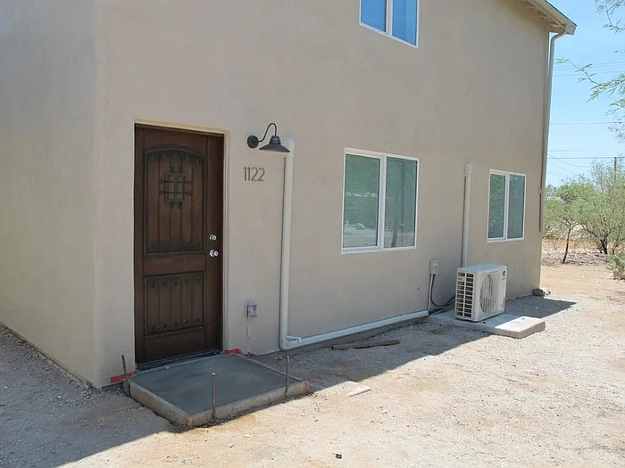 1122 E Water St — Photo 21