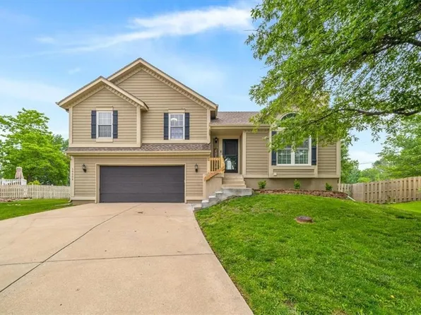 16255 Hunter St, Olathe, KS 66062