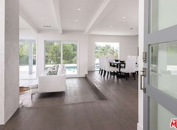 3rd image of 4414 Coronet Dr