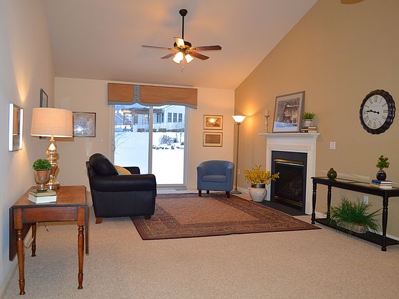 4th image of 1375 Harwood Ln