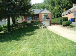 607 N Lake Shore Dr, Decatur, IL 62526