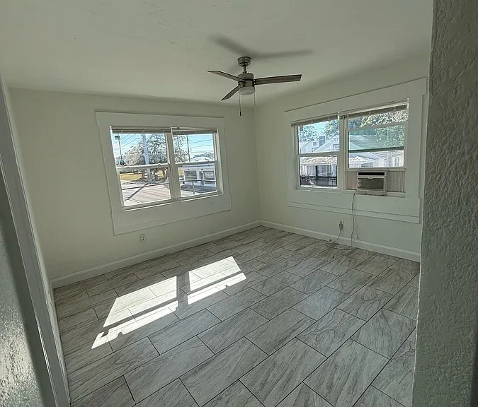 135 N Martin Luther King Junior Ave #B — Photo 10