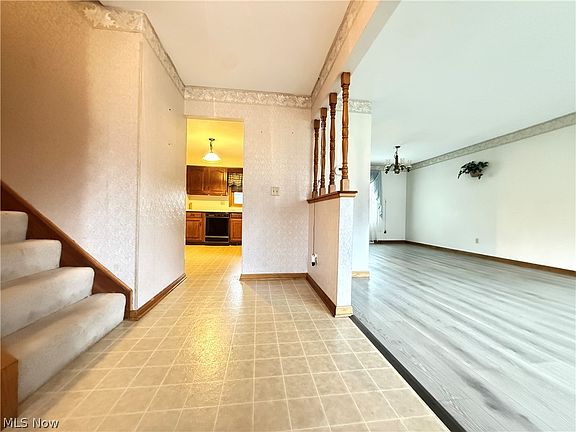 4th image of 573 Beverly Dr
