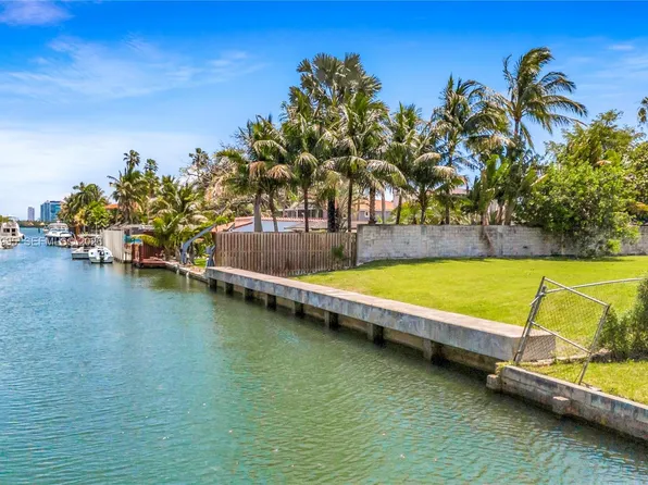 1051 NE 83rd St, Miami, FL 33138