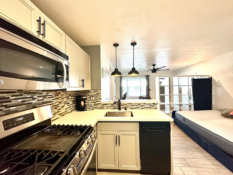 51 N Euclid Ave — Photo 4