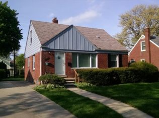 1755 Banbury St, Birmingham, MI 48009