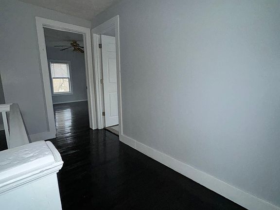 4th image of 705 W Ewing Ave
