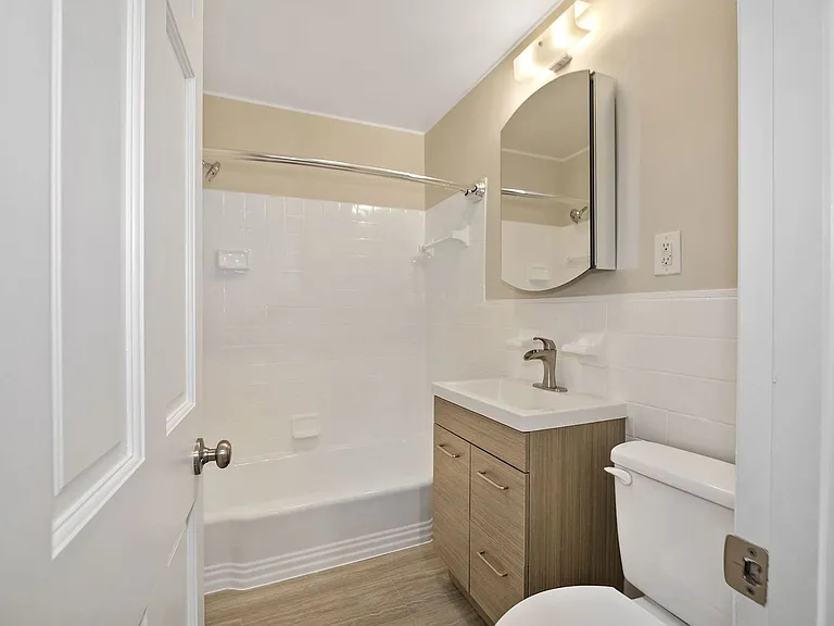 10619 Weymouth St #201 — Photo 20