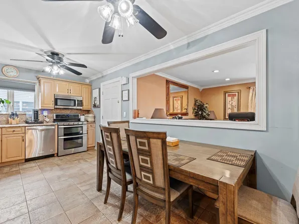 17 Acorn Drive image 7 of 45