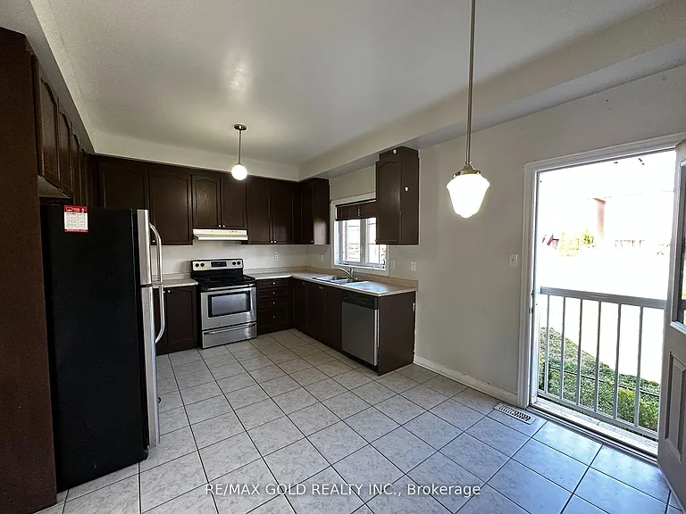 50 Arizona Dr — Photo 3