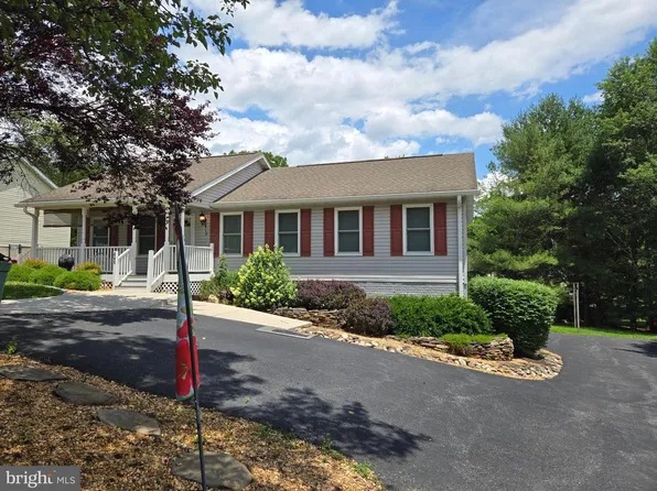 441 Palomino Pl, Charles Town, WV 25414