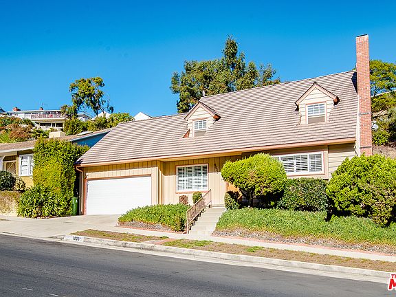 3rd image of 4033 Don Felipe Dr